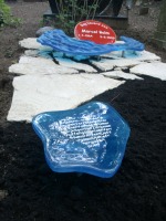 Grafmonument glas op Flagstones