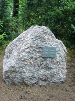 Ruwe grafsteen Deense zwerfkei